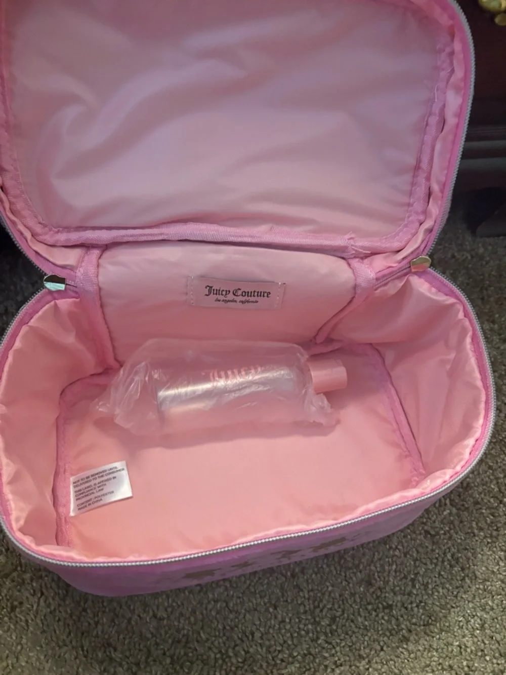 JUICY COUTURE velour cosmetics bag